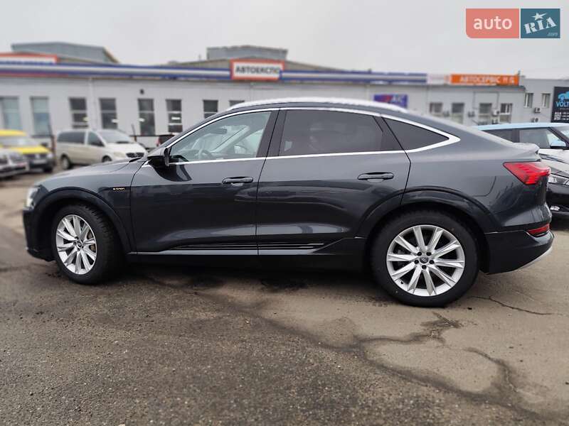 Позашляховик / Кросовер Audi e-tron Sportback 2020 в Києві