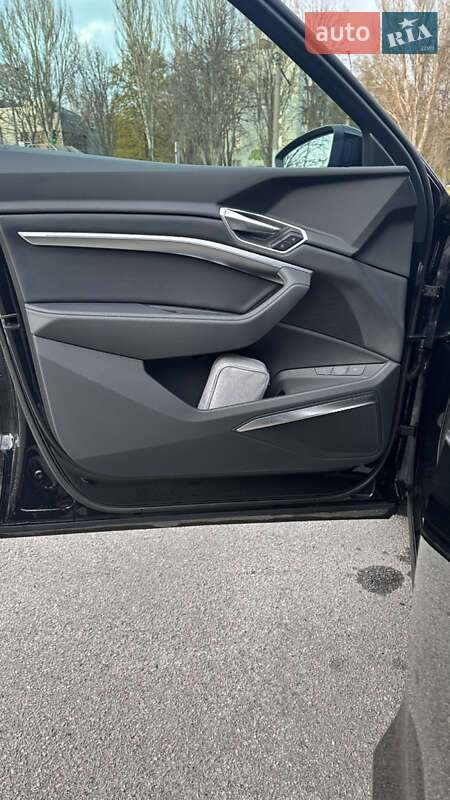 Внедорожник / Кроссовер Audi e-tron Sportback 2021 в Днепре