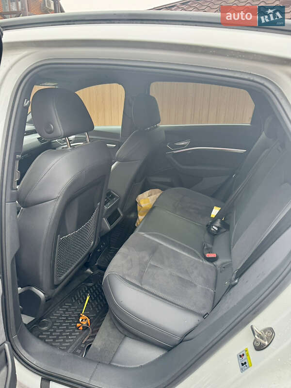 Позашляховик / Кросовер Audi e-tron Sportback 2022 в Вінниці