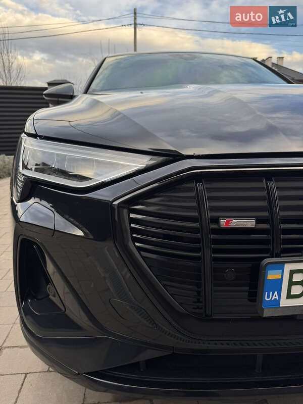 Позашляховик / Кросовер Audi e-tron Sportback 2020 в Львові
