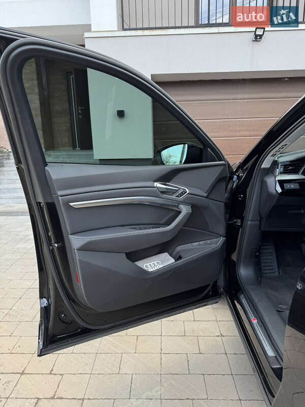 Позашляховик / Кросовер Audi e-tron Sportback 2020 в Львові