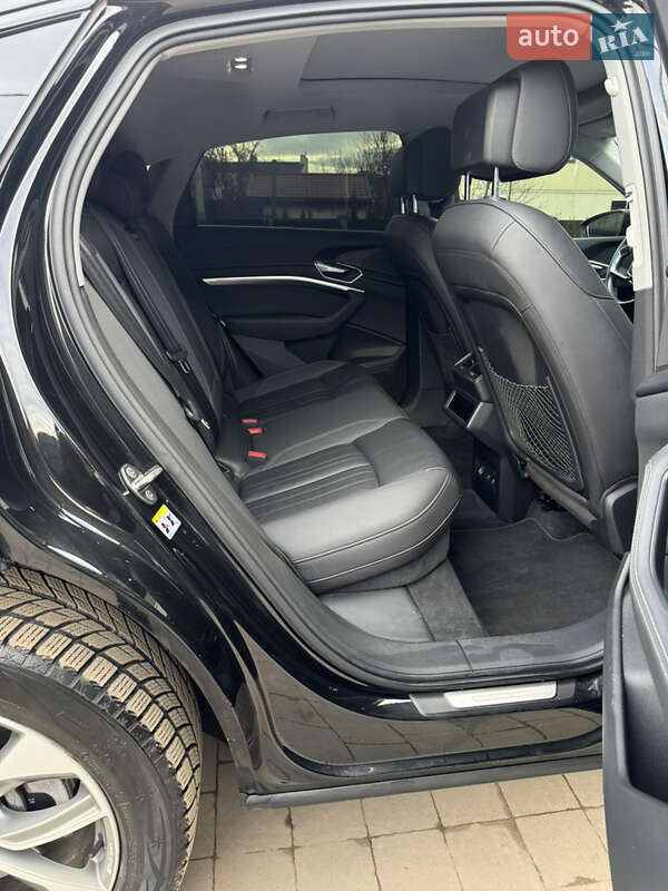 Позашляховик / Кросовер Audi e-tron Sportback 2020 в Львові