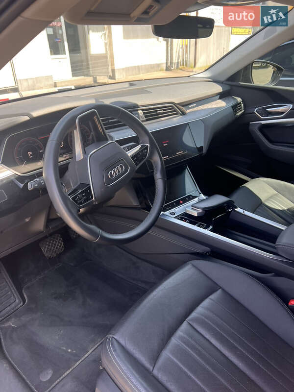 Позашляховик / Кросовер Audi e-tron Sportback 2022 в Львові