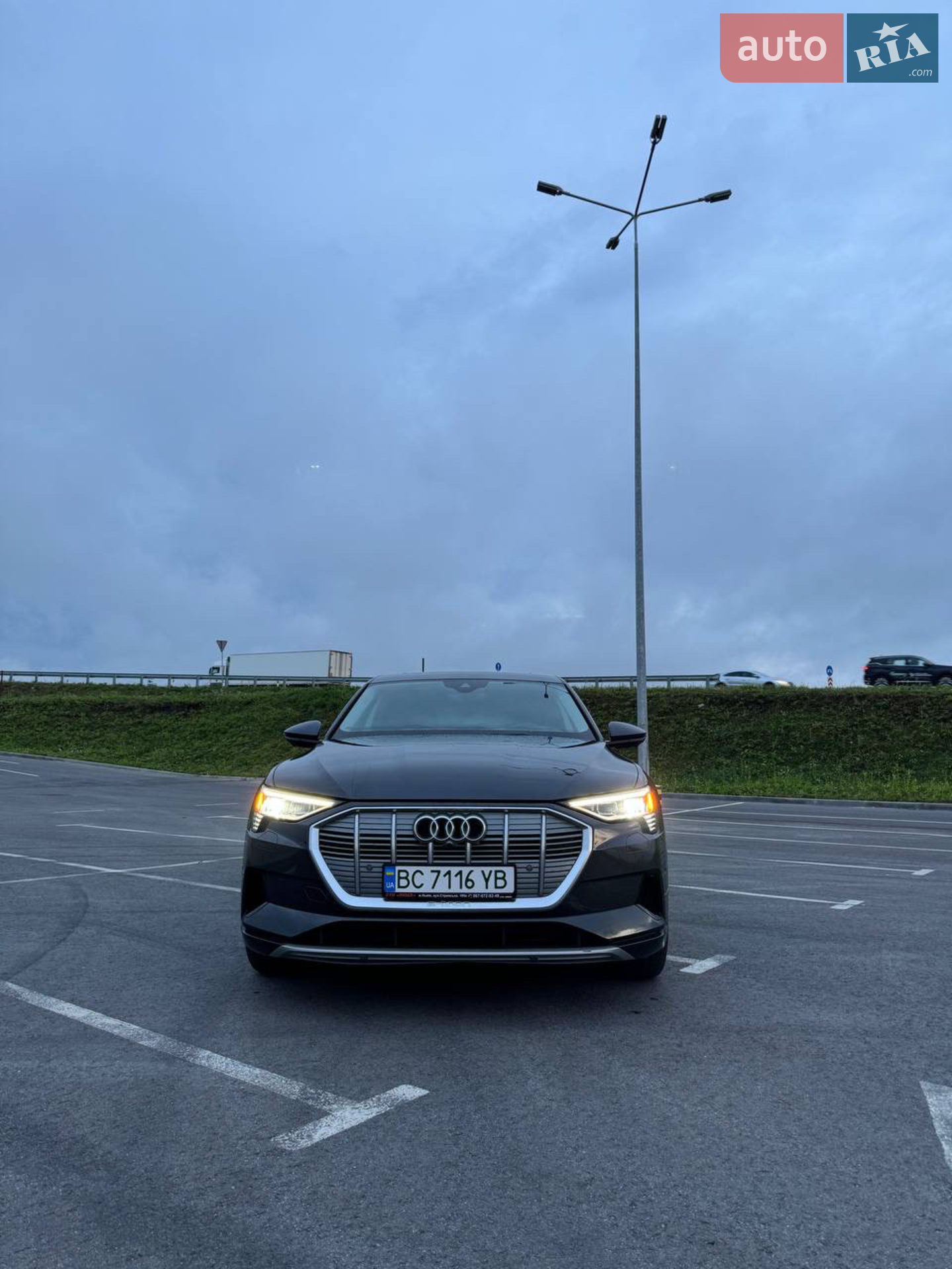 2020 Audi e-tron Sportback - мініатюра 2