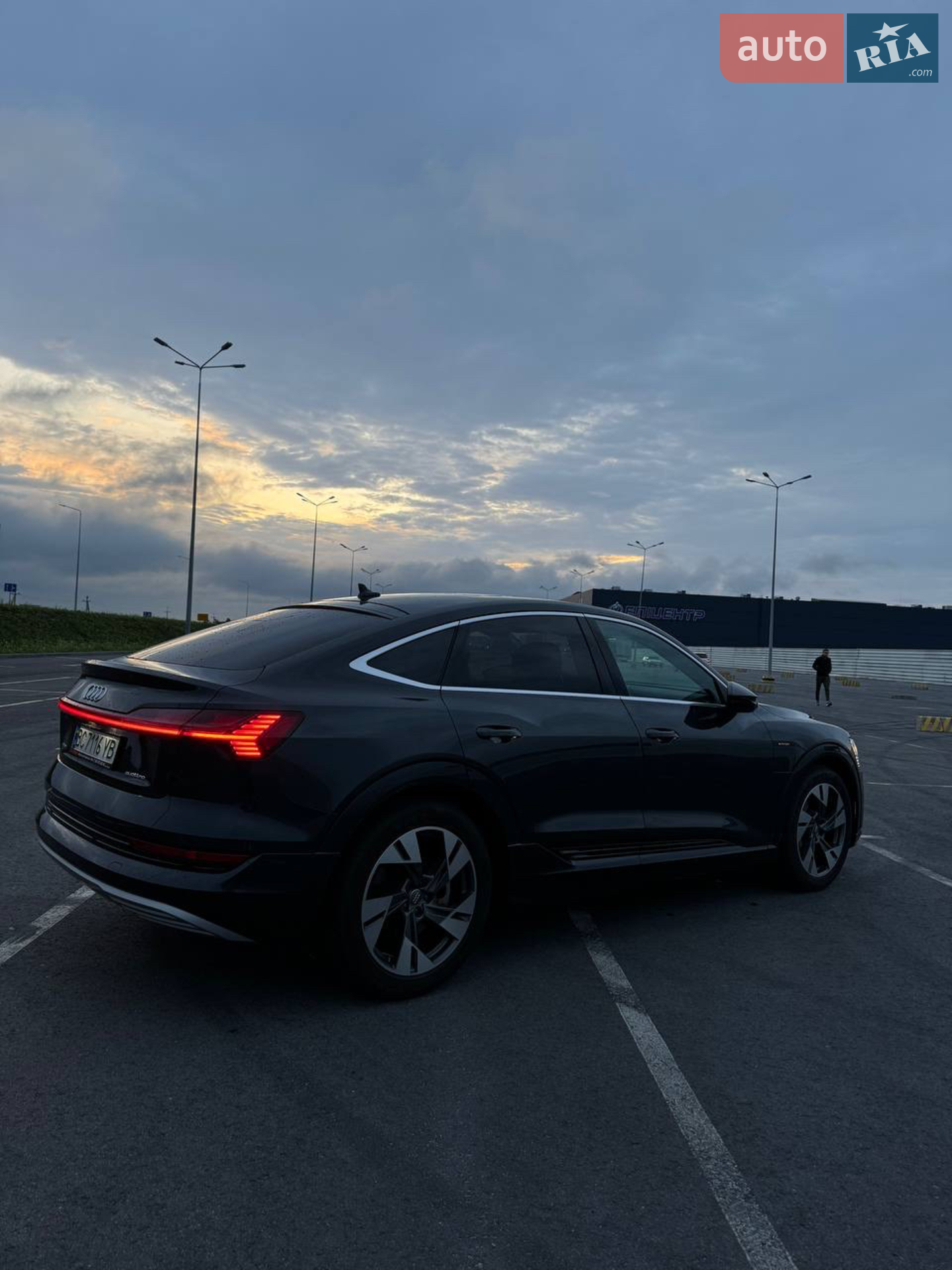 2020 Audi e-tron Sportback - мініатюра 8
