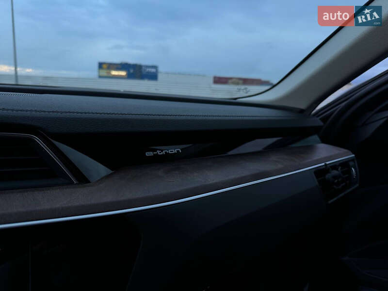 Внедорожник / Кроссовер Audi e-tron Sportback 2020 в Львове