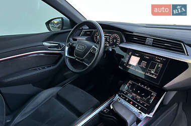 Позашляховик / Кросовер Audi e-tron Sportback 2021 в 