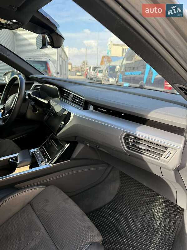 Позашляховик / Кросовер Audi e-tron Sportback 2020 в Чернівцях фото 39 Позашляховик / Кросовер Audi e-tron Sportback 2020 в Чернівцях