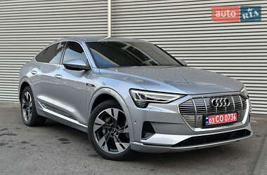 Позашляховик / Кросовер Audi e-tron Sportback 2021 в 