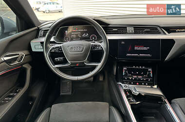 Позашляховик / Кросовер Audi e-tron Sportback 2021 в 