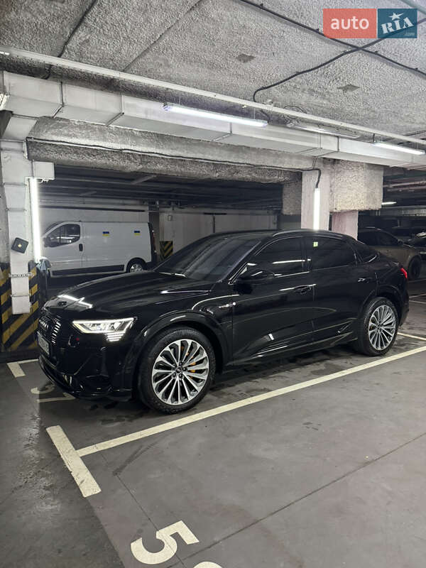 Позашляховик / Кросовер Audi e-tron Sportback 2021 в Києві фото 17 Позашляховик / Кросовер Audi e-tron Sportback 2021 в Києві