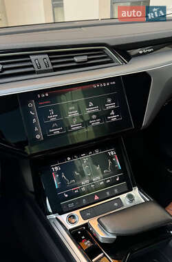 Внедорожник / Кроссовер Audi e-tron Sportback 2021 в 
