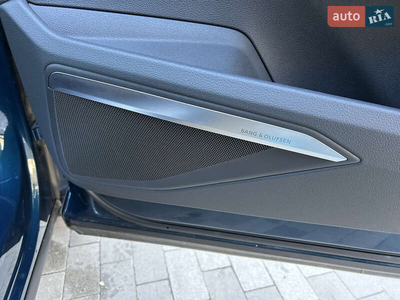 Позашляховик / Кросовер Audi e-tron Sportback 2021 в Києві