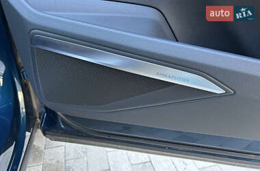 Позашляховик / Кросовер Audi e-tron Sportback 2021 в 