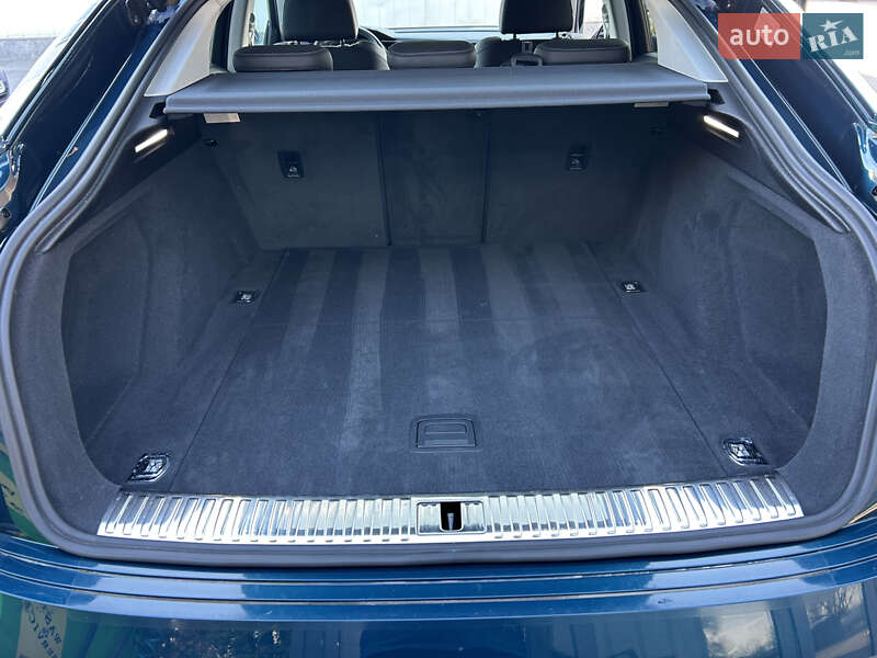 Позашляховик / Кросовер Audi e-tron Sportback 2021 в Києві