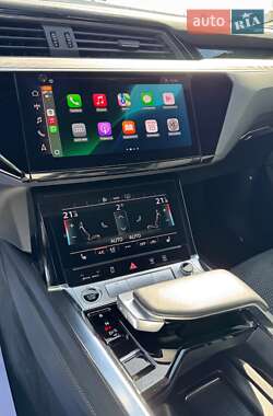 Внедорожник / Кроссовер Audi e-tron Sportback 2021 в 