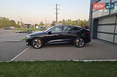 Позашляховик / Кросовер Audi e-tron Sportback 2022 в 