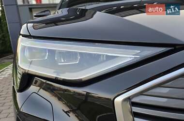Позашляховик / Кросовер Audi e-tron Sportback 2022 в 