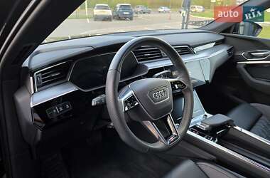 Позашляховик / Кросовер Audi e-tron Sportback 2022 в 