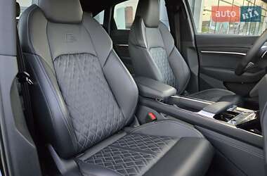 Позашляховик / Кросовер Audi e-tron Sportback 2022 в 
