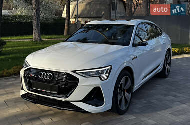 Позашляховик / Кросовер Audi e-tron Sportback 2021 в 
