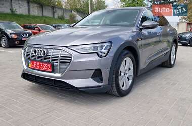 Позашляховик / Кросовер Audi e-tron Sportback 2021 в 