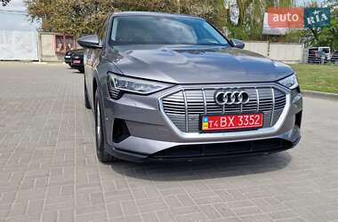 Позашляховик / Кросовер Audi e-tron Sportback 2021 в 