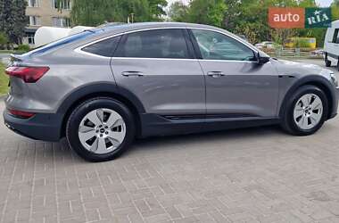 Позашляховик / Кросовер Audi e-tron Sportback 2021 в 