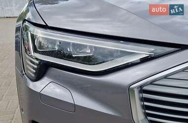 Позашляховик / Кросовер Audi e-tron Sportback 2021 в 