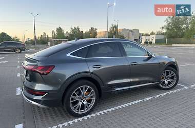 Позашляховик / Кросовер Audi e-tron Sportback 2020 в Києві