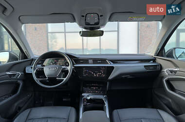 Позашляховик / Кросовер Audi e-tron Sportback 2020 в 