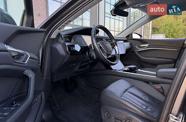 Позашляховик / Кросовер Audi e-tron Sportback 2020 в 