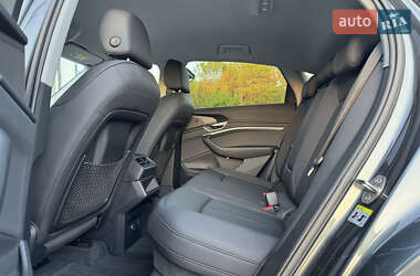 Позашляховик / Кросовер Audi e-tron Sportback 2020 в 