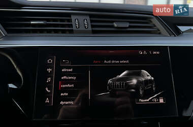 Позашляховик / Кросовер Audi e-tron Sportback 2020 в 