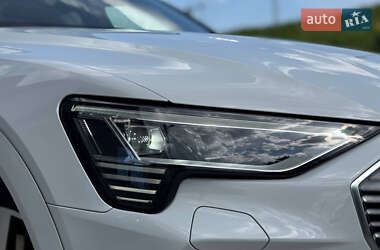 Позашляховик / Кросовер Audi e-tron Sportback 2021 в 