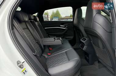 Позашляховик / Кросовер Audi e-tron Sportback 2020 в 
