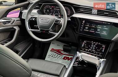 Позашляховик / Кросовер Audi e-tron Sportback 2020 в 