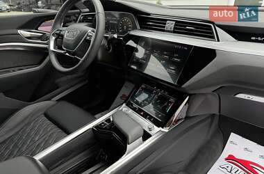 Позашляховик / Кросовер Audi e-tron Sportback 2020 в 