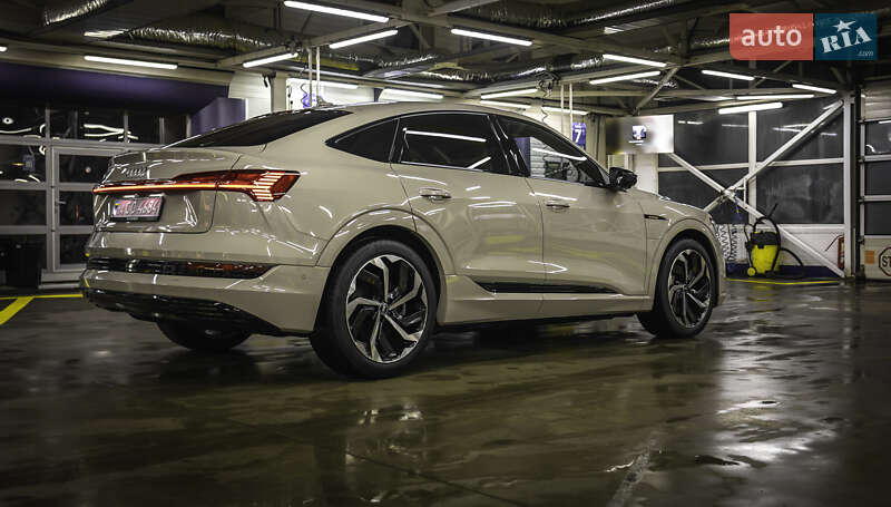 Позашляховик / Кросовер Audi e-tron Sportback 2021 в Чернівцях