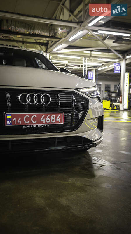 Позашляховик / Кросовер Audi e-tron Sportback 2021 в Чернівцях