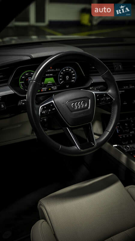 Позашляховик / Кросовер Audi e-tron Sportback 2021 в Чернівцях