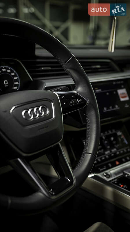 Позашляховик / Кросовер Audi e-tron Sportback 2021 в Чернівцях