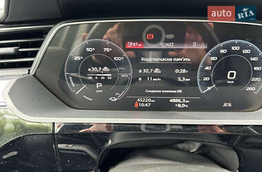 Позашляховик / Кросовер Audi e-tron Sportback 2021 в 
