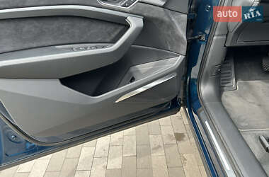 Позашляховик / Кросовер Audi e-tron Sportback 2021 в 