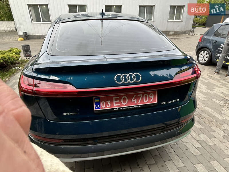 Позашляховик / Кросовер Audi e-tron Sportback 2021 в Києві