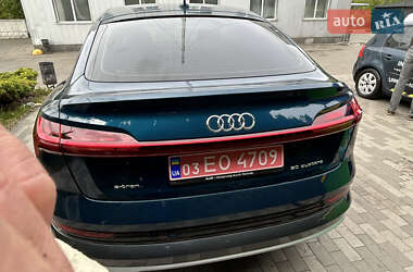 Позашляховик / Кросовер Audi e-tron Sportback 2021 в 