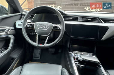 Внедорожник / Кроссовер Audi e-tron Sportback 2021 в 