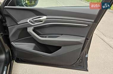 Внедорожник / Кроссовер Audi e-tron Sportback 2021 в 