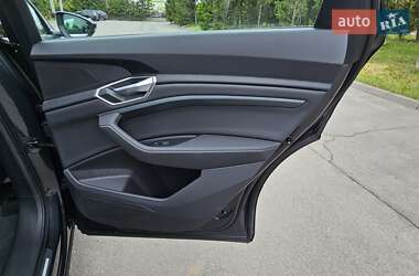 Внедорожник / Кроссовер Audi e-tron Sportback 2021 в 