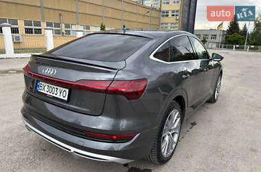 Внедорожник / Кроссовер Audi e-tron Sportback 2021 в 